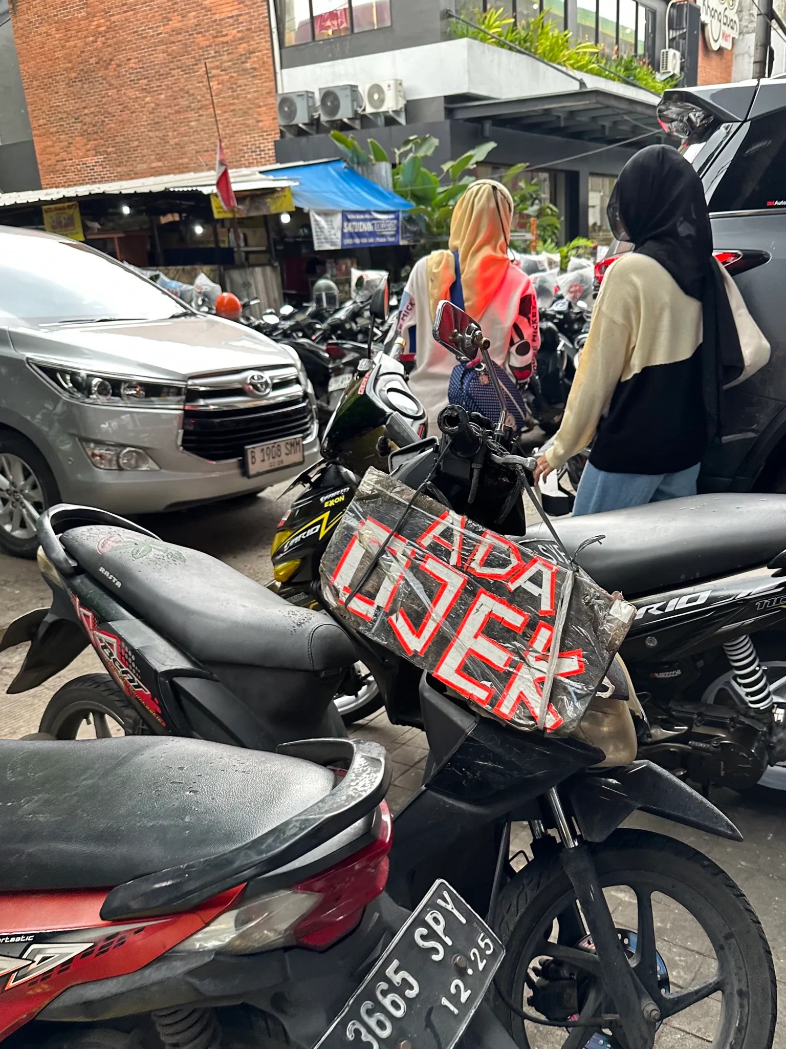Home Streets, photograph 6 — Jakarta, Indonesia, 2024