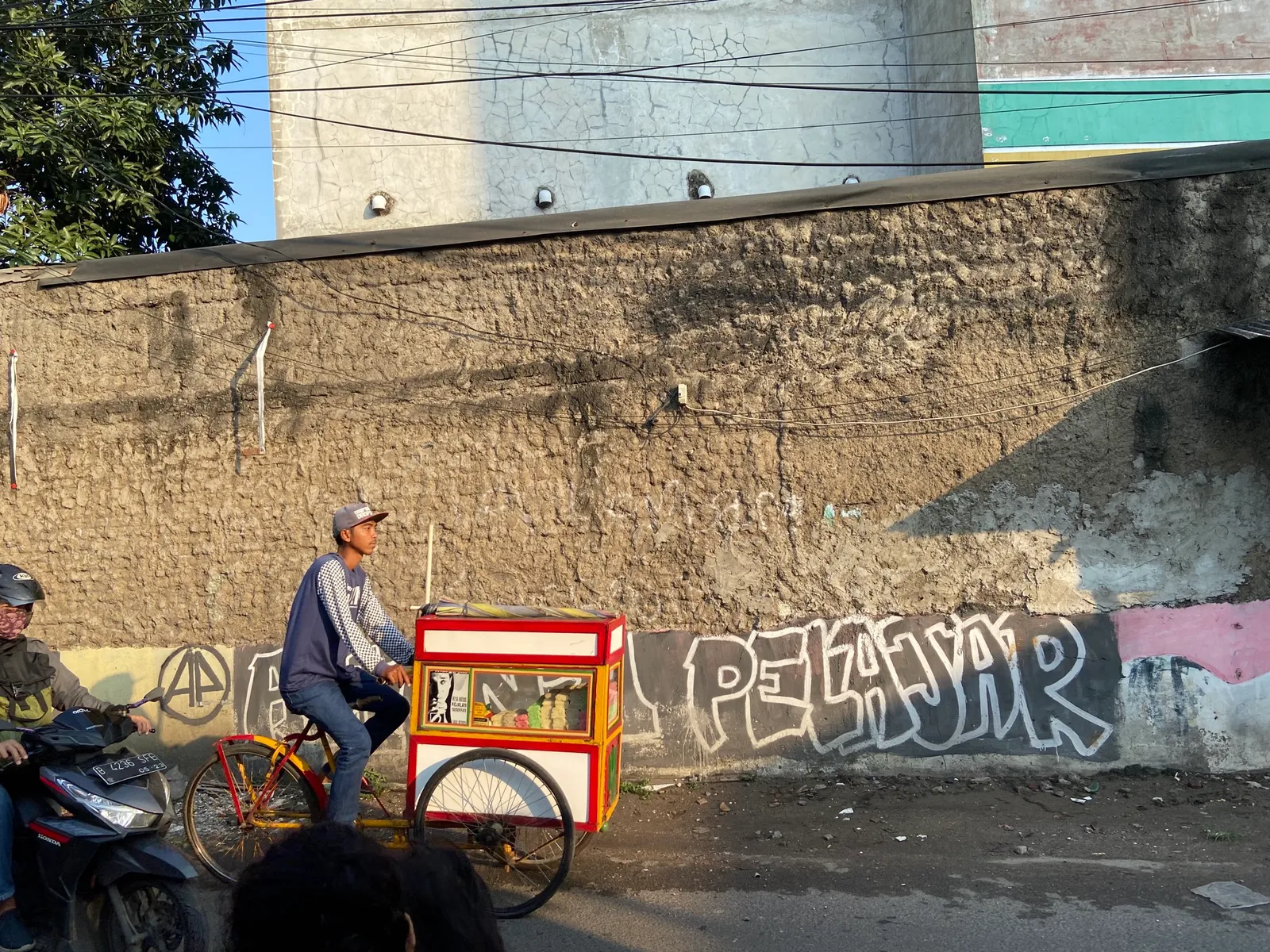 Home Streets, photograph 8 — Tangerang, Indonesia, 2021